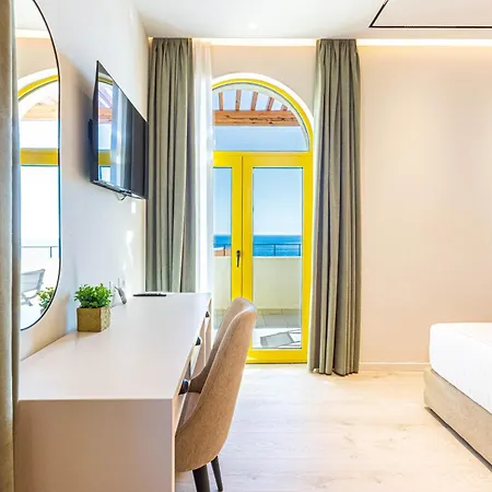 Santorini Luxury 7 - Private Balcony With Sea View, Parking And Apartman Palasa
